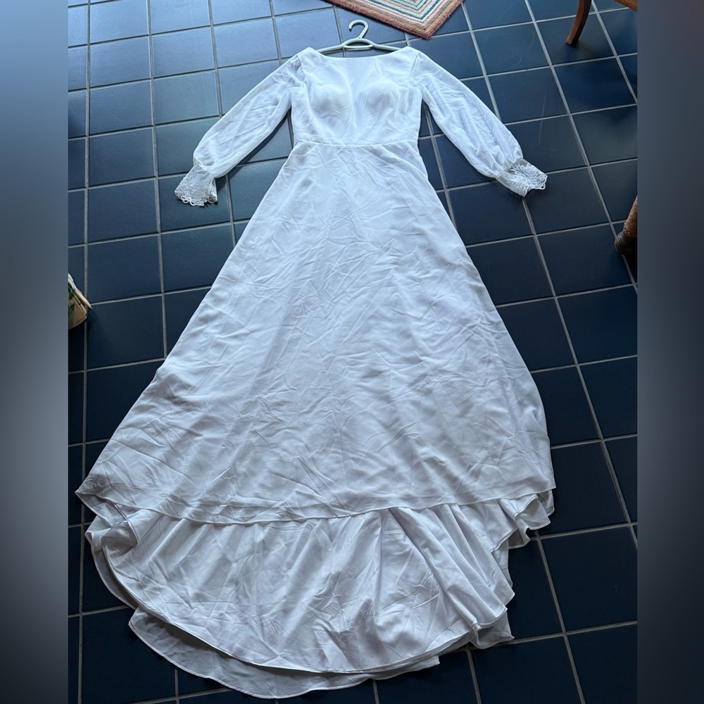 Beautiful Wedding Dress White Long Sleeve NWOT size 10